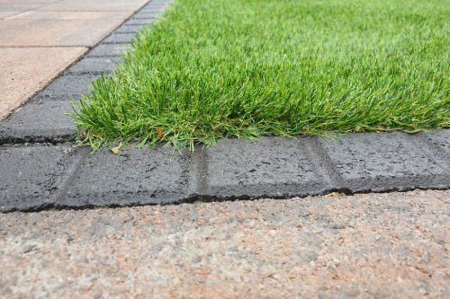 Műfű, Megan 38 kültéri